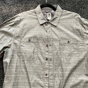 ✨Howe✨ Long sleeve button down.